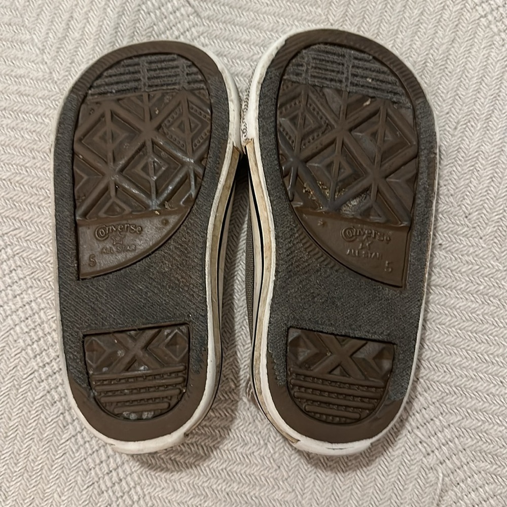 Kids Converse - Picture 2 of 2
